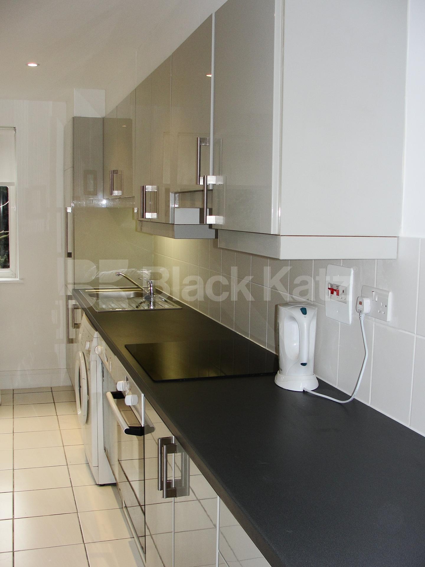 			LET, 3 Bedroom, 1 bath, 1 reception House			 Lurline Gardens, Battersea SW11